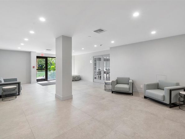 1160 N Federal Hwy 1020, Fort Lauderdale FL 33304