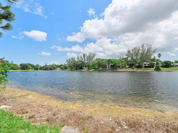 3720 Inverrary Drive 3d, Lauderhill FL 33319