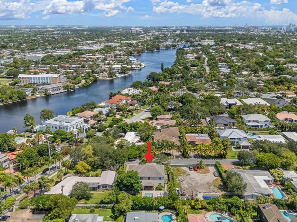2306 NE 12th Ct, Fort Lauderdale FL 33304