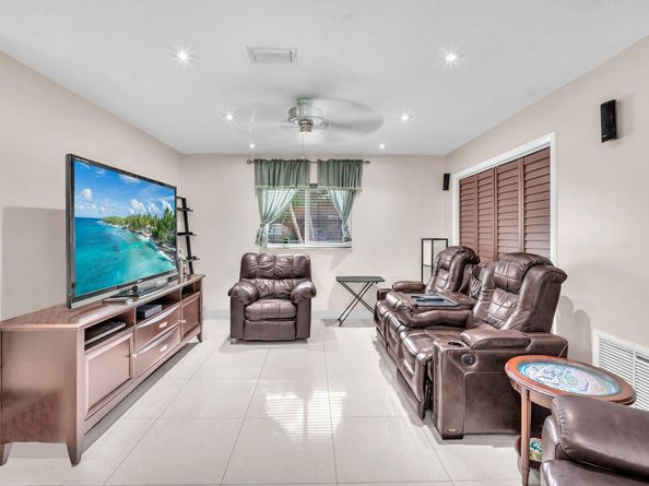 630 NW 80th Ter, Margate FL 33063