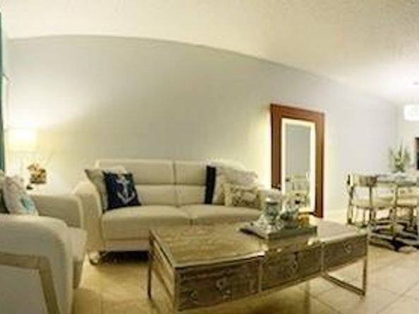 15701 W Waterside Cir 205, Sunrise FL 33326