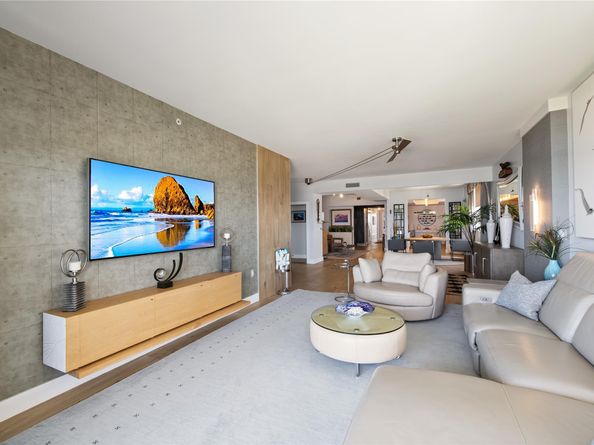 704 N Ocean Blvd 404, Pompano Beach FL 33062