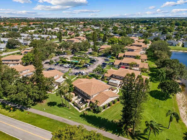 4451 Willow Pond Road B, West Palm Beach FL 33417