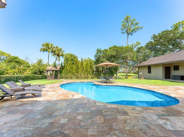 5840 NW 66th Ave, Parkland FL 33067