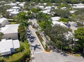 9424 NW 8 Cr, Plantation FL 33324