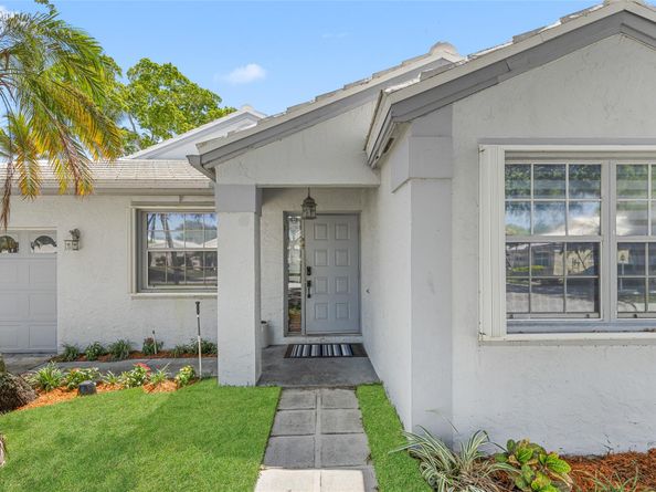 9424 NW 8 Cr, Plantation FL 33324