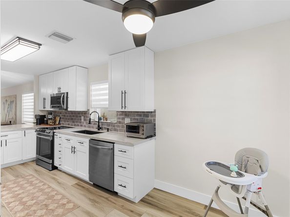 9424 NW 8 Cr, Plantation FL 33324