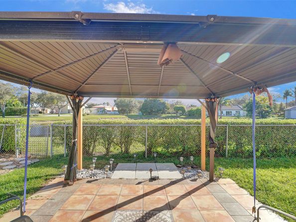 10510 SW 20th St, Miramar FL 33025