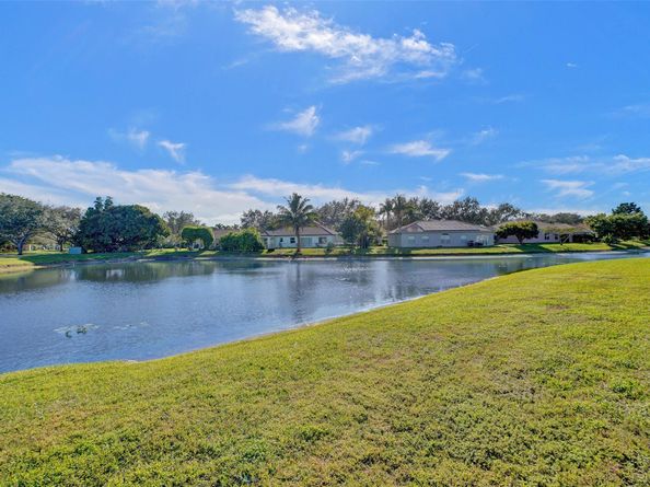 10510 SW 20th St, Miramar FL 33025
