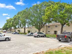207 NW 32nd CT 106, Pompano Beach FL 33064