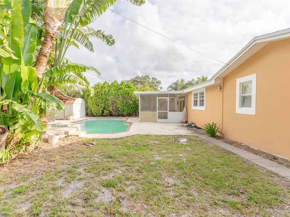 1910 N 35th Ave, Hollywood FL 33021