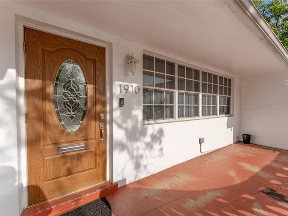 1910 N 35th Ave, Hollywood FL 33021