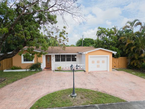 1910 N 35th Ave, Hollywood FL 33021
