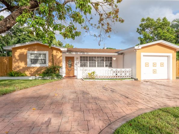 1910 N 35th Ave, Hollywood FL 33021