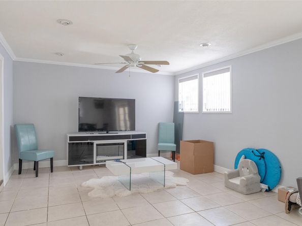 1910 N 35th Ave, Hollywood FL 33021