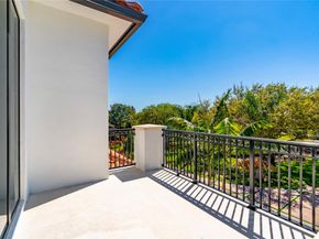 5903 SW 54th Ct, Davie FL 33314