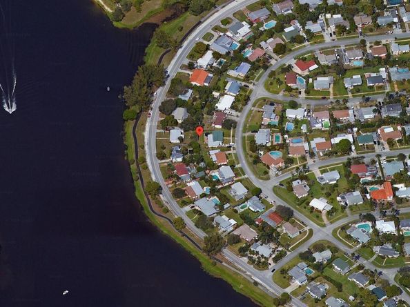 1441 Crest Drive, Lake Worth FL 33461