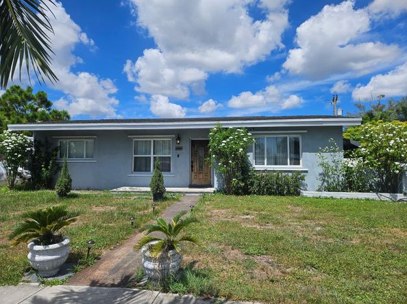 1441 Crest Drive, Lake Worth FL 33461