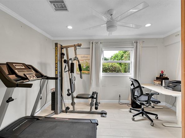 2431 E River Dr, Margate FL 33063