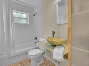 2431 E River Dr, Margate FL 33063