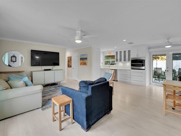 2431 E River Dr, Margate FL 33063