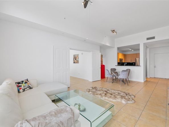 511 SE 5th Ave 1906, Fort Lauderdale FL 33301