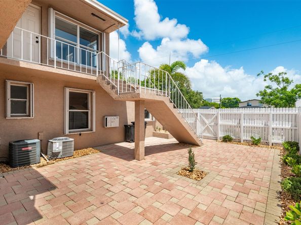 412 SE 22nd St, Fort Lauderdale FL 33316