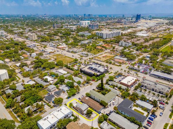 412 SE 22nd St, Fort Lauderdale FL 33316
