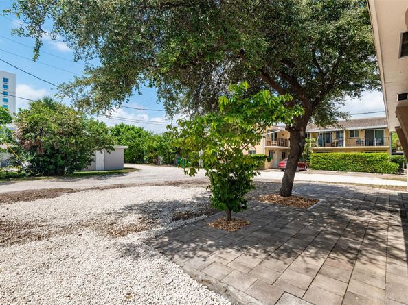 412 SE 22nd St, Fort Lauderdale FL 33316