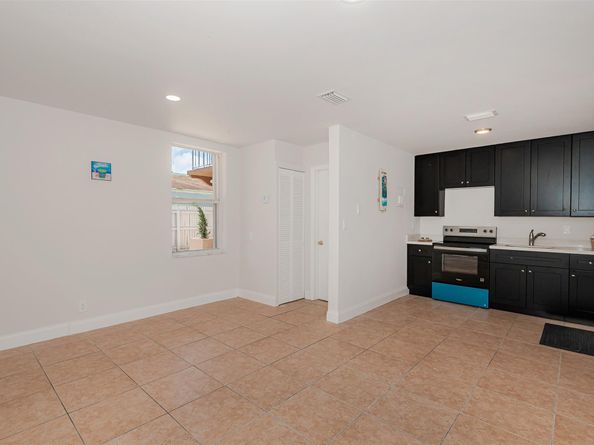 412 SE 22nd St, Fort Lauderdale FL 33316