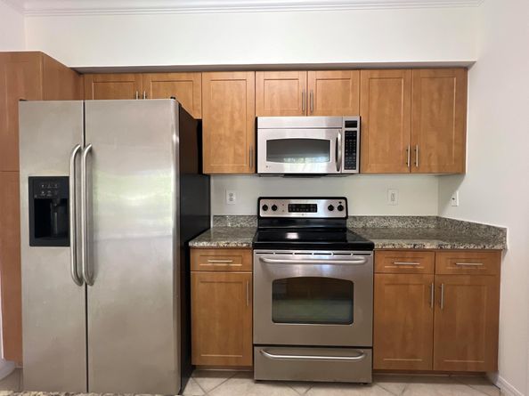 6410 Emerald Dunes Drive 307, West Palm Beach FL 33411