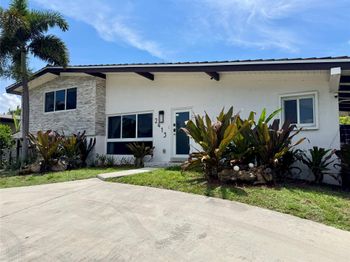 2413 Sugarloaf Ln