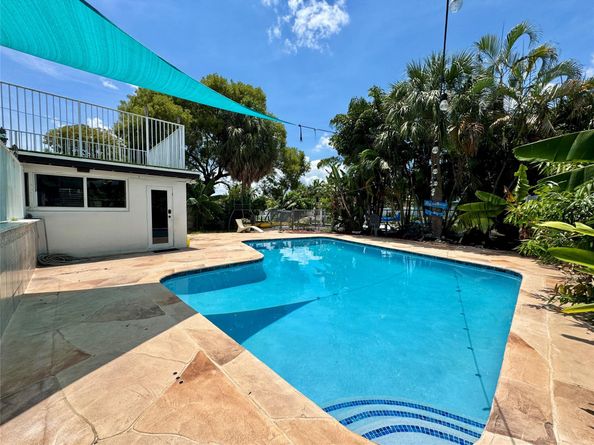 2413 Sugarloaf Ln, Fort Lauderdale FL 33312