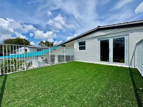 2413 Sugarloaf Ln, Fort Lauderdale FL 33312