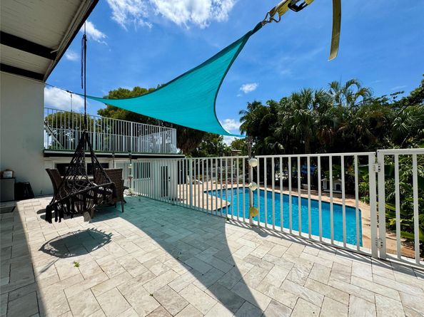 2413 Sugarloaf Ln, Fort Lauderdale FL 33312