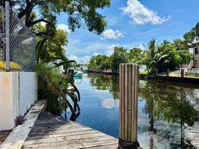 2413 Sugarloaf Ln, Fort Lauderdale FL 33312