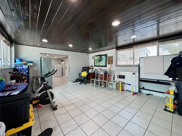 2413 Sugarloaf Ln, Fort Lauderdale FL 33312