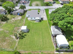 2055 NW 8th St, Pompano Beach FL 33069