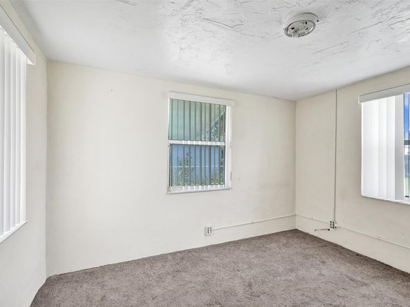 2055 NW 8th St, Pompano Beach FL 33069