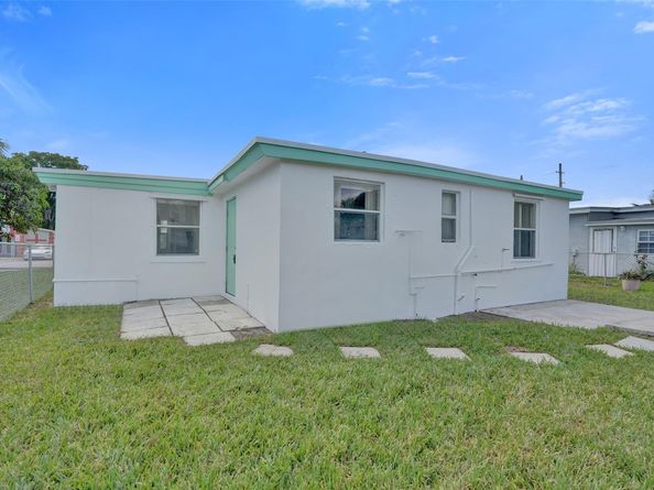 2055 NW 8th St, Pompano Beach FL 33069