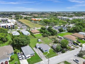 2055 NW 8th St, Pompano Beach FL 33069