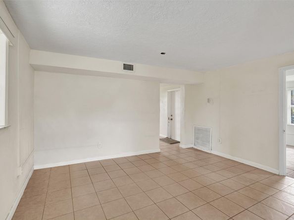 2055 NW 8th St, Pompano Beach FL 33069