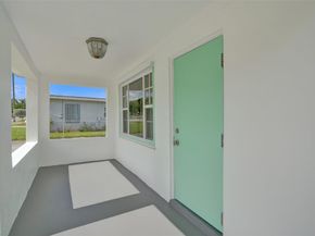 2055 NW 8th St, Pompano Beach FL 33069