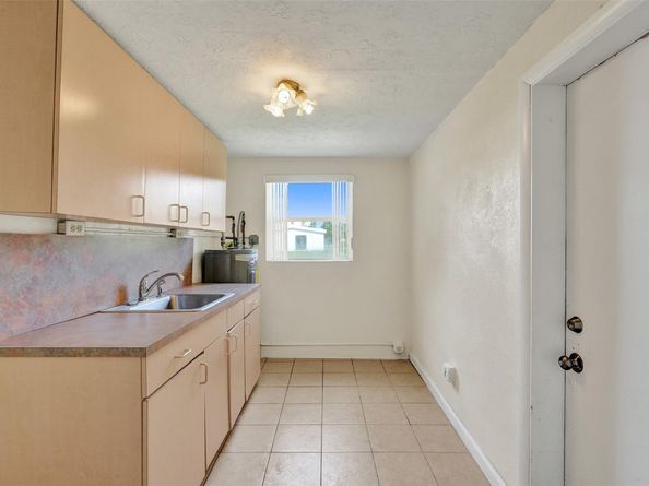 2055 NW 8th St, Pompano Beach FL 33069