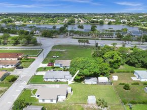 2055 NW 8th St, Pompano Beach FL 33069