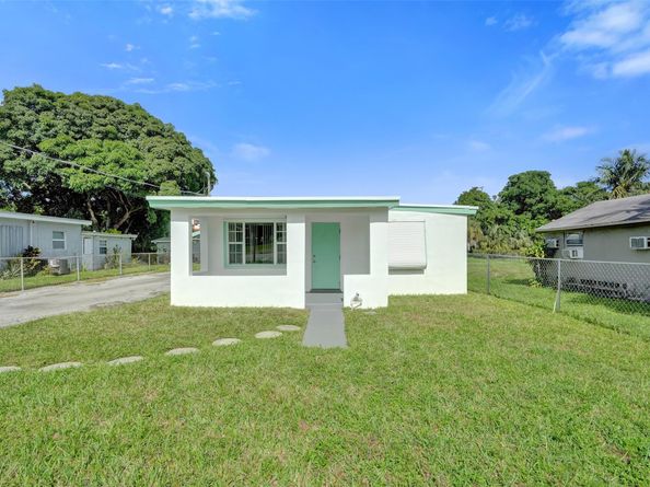 2055 NW 8th St, Pompano Beach FL 33069