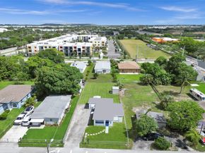 2055 NW 8th St, Pompano Beach FL 33069