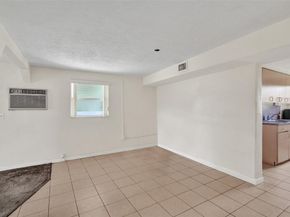 2055 NW 8th St, Pompano Beach FL 33069