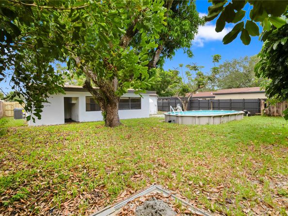 7070 Liberty St, Hollywood FL 33024