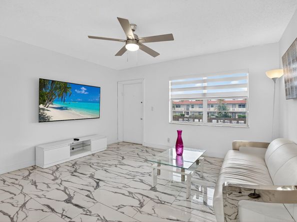 5 Abbey Lane 204, Delray Beach FL 33446